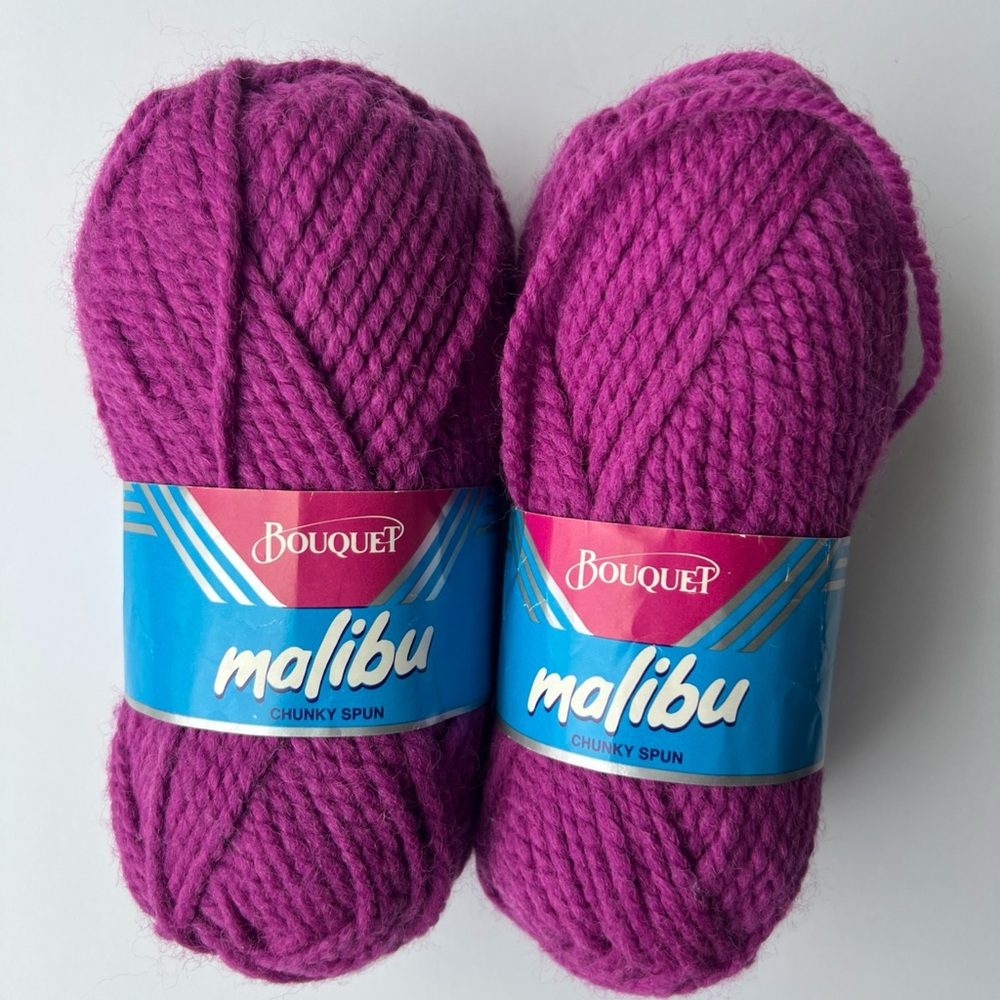 Lot Of 2 Skeins Wool/Acrylic Purple Chunky Spun Yarn Bouquet/Malibu Canada 50g